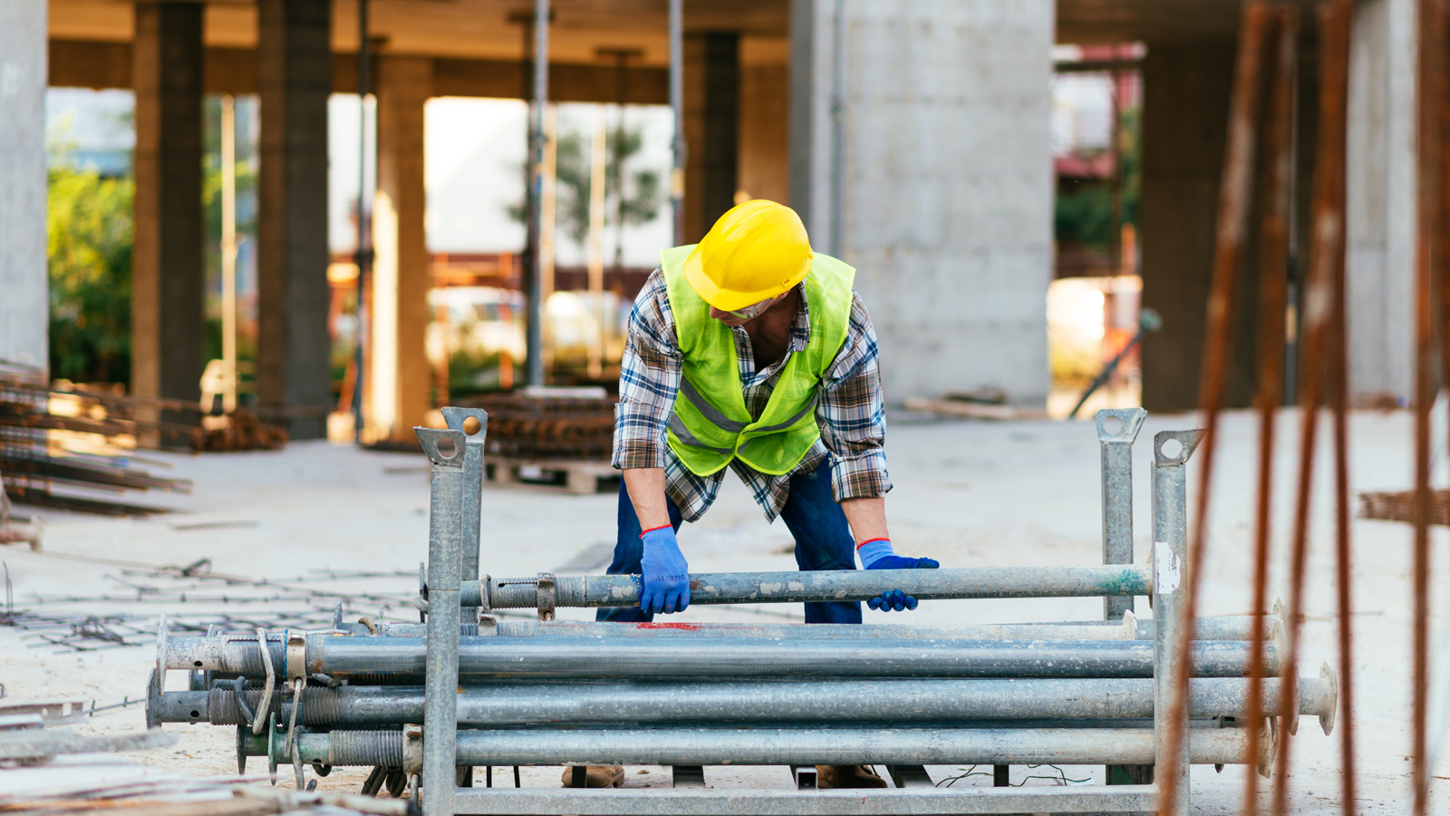 Free inar to Explore Helmets vs. Hard Hats in Construction NAHB