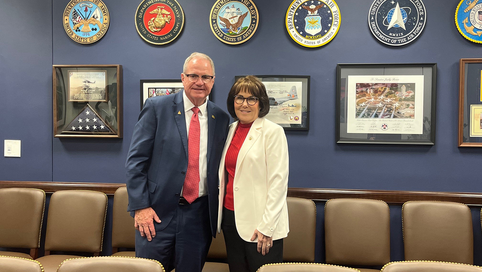 NAHB Second Vice Chairman Bob Peterson and Sen. Jacky Rosen (D-Nev.)