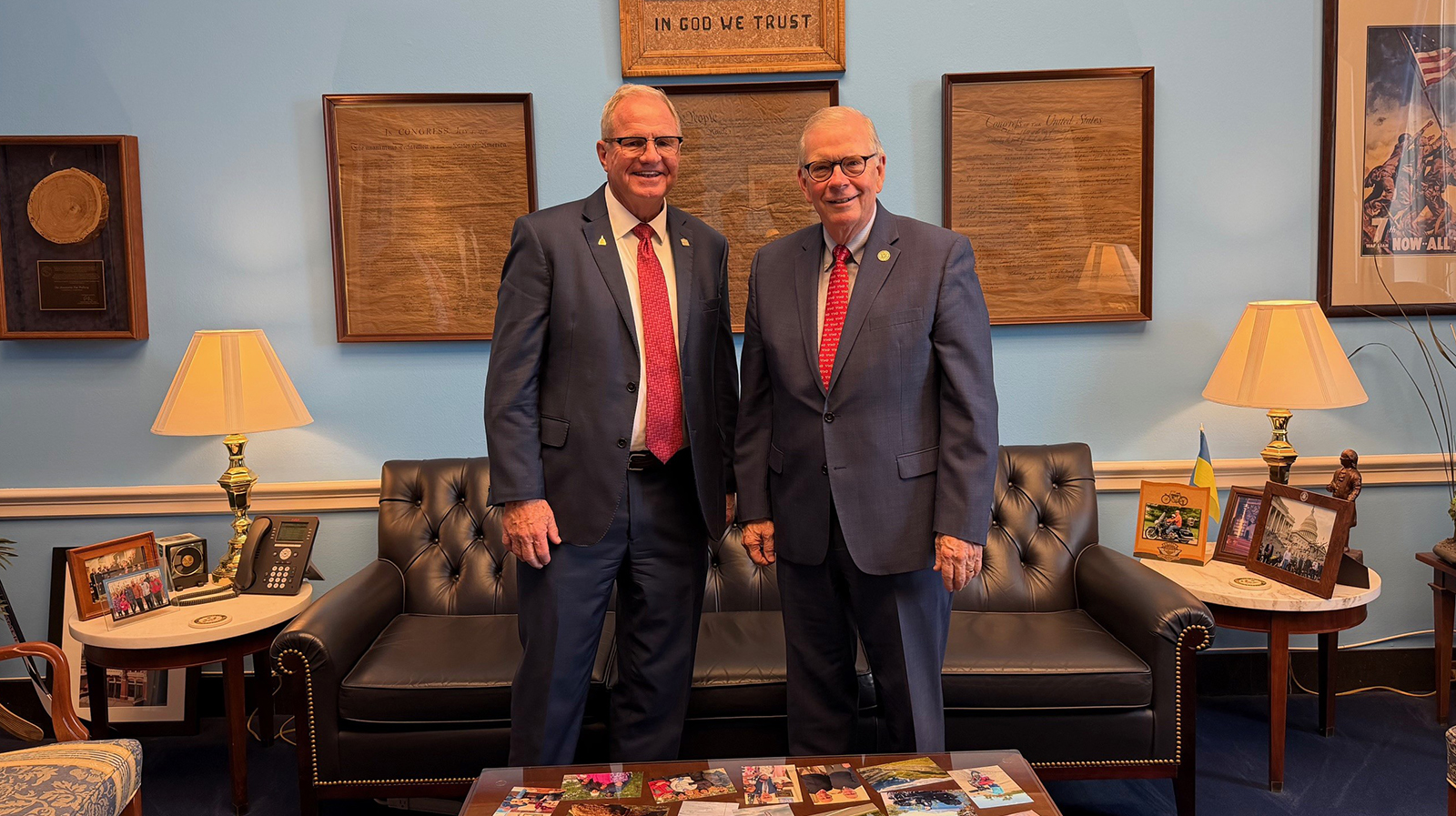 NAHB Second Vice Chairman Bob Peterson and Rep. Tim Walberg (R-Mich.)