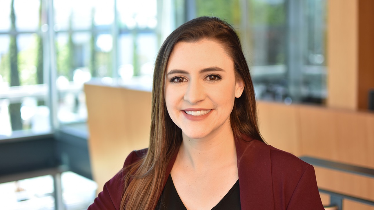 Alexa Dack Headshot