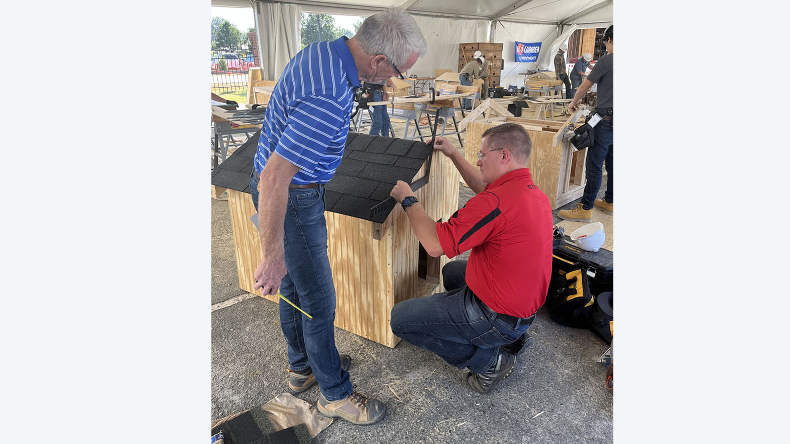 members judge carpentry competition