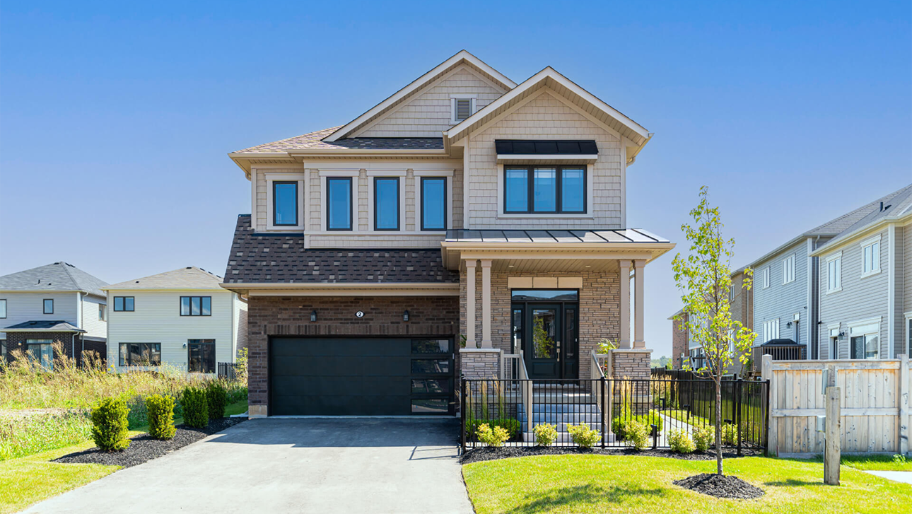 Front shot of the ERTH360 Discovery Home