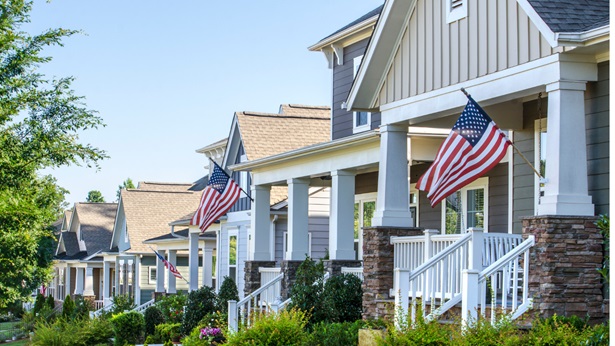 homes with American flags