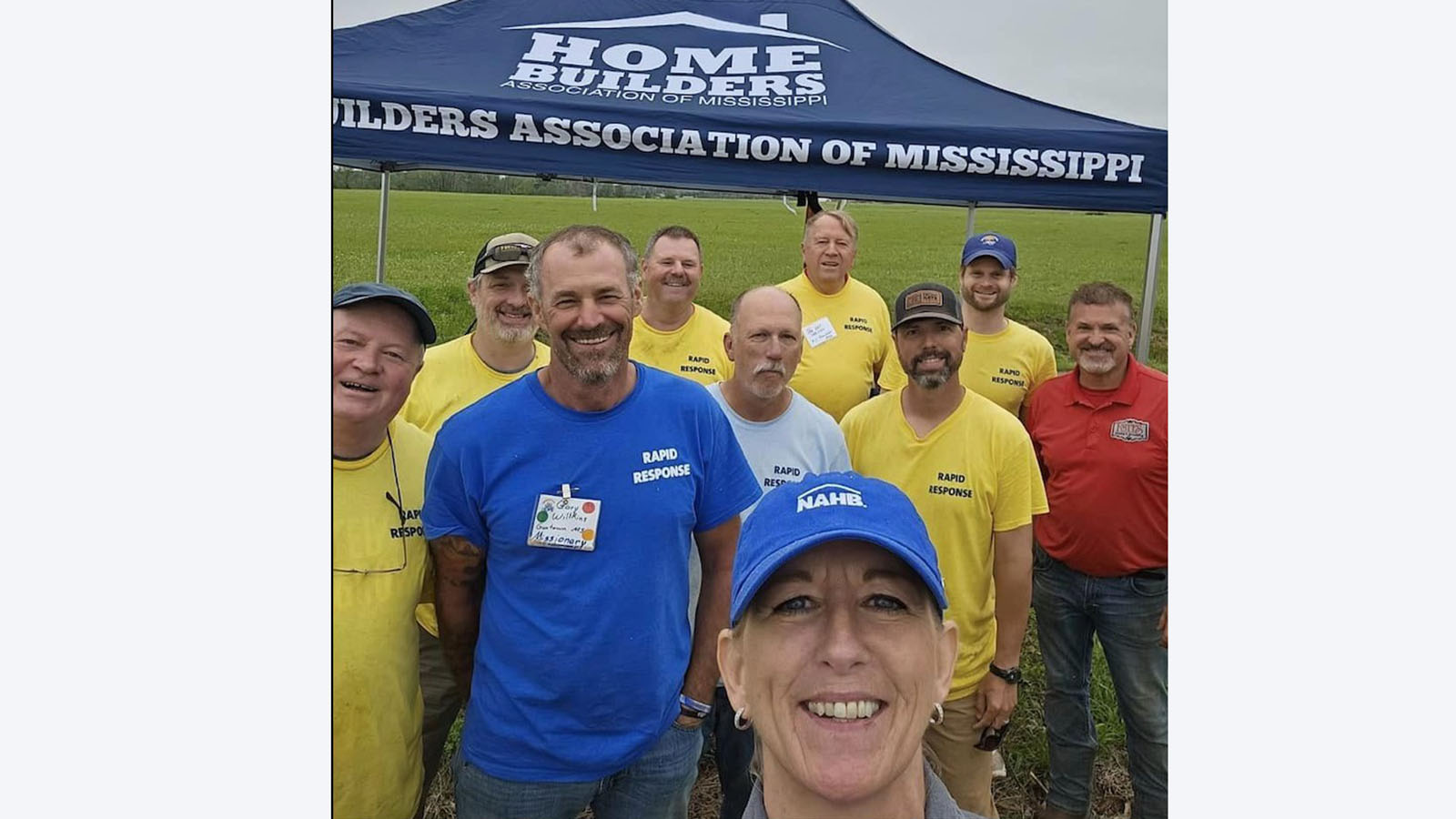 group of NAHB members and volutneers