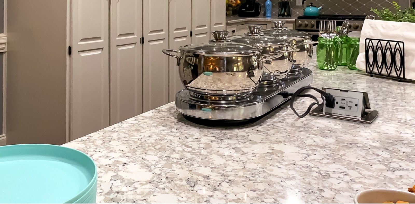 Pop=up electrical outlet on a kitchen island