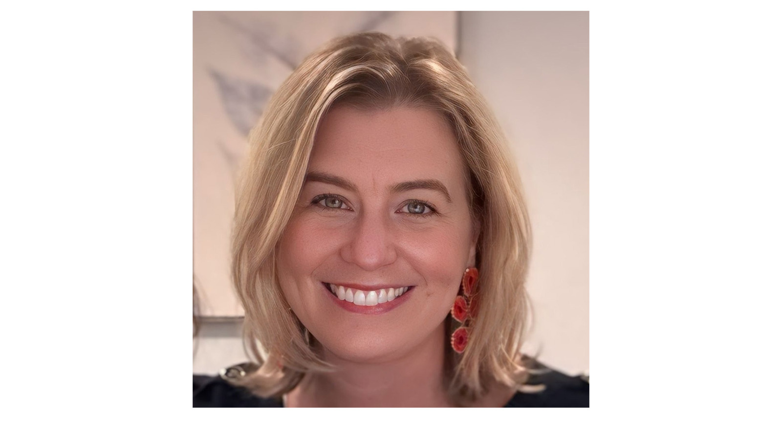 Natalie Fryer headshot 