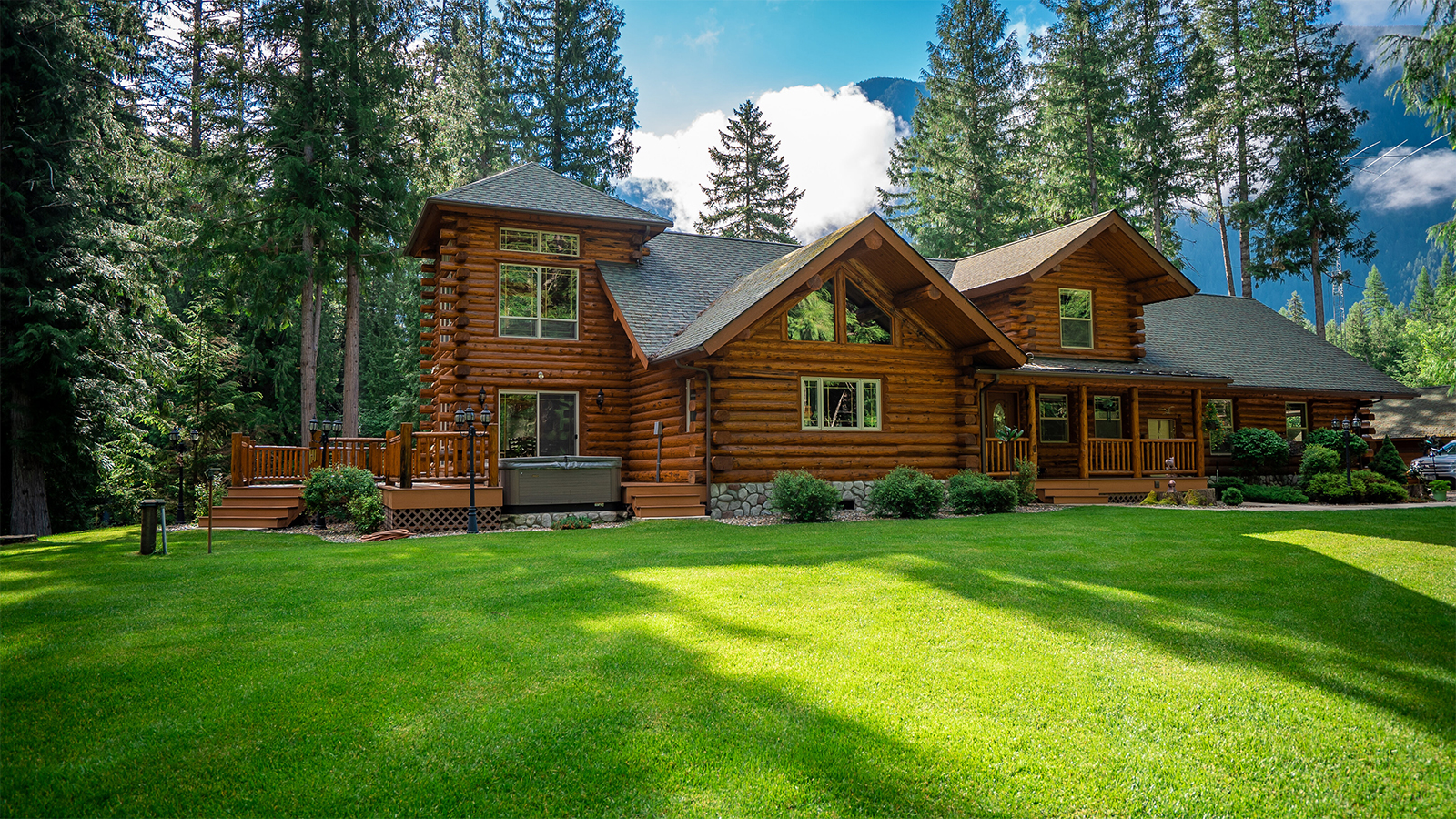 Meadowlark Log Homes